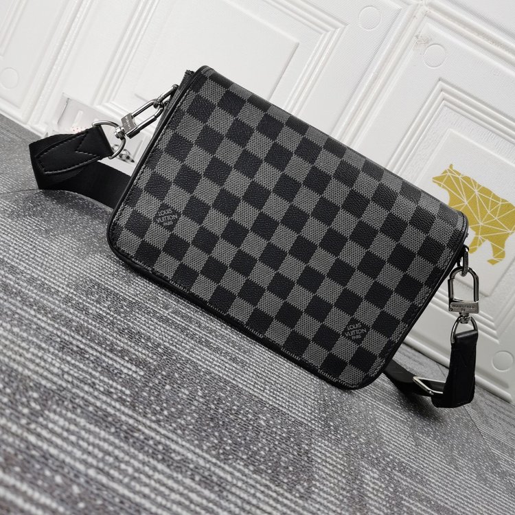 Louis Vuitton (ルイヴィトン) メッセンジャーバッグ 23.5x14x5cm - 画像 (4)