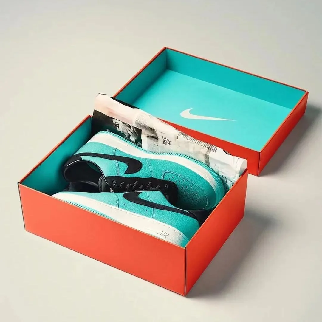★NIKE x TIFFANY★送料無料★世界中でセンセーションを巻き起こした話題のコラボ★ティファニー x ナイキ エア フォース 1 フレンズ アンド ファミリー エディション - 画像 (5)