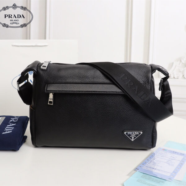 【PRADA 公式 旗艦店】プラダ 斜めがけバッグ 当日出荷 好評に付き再入荷！30*22*10CM