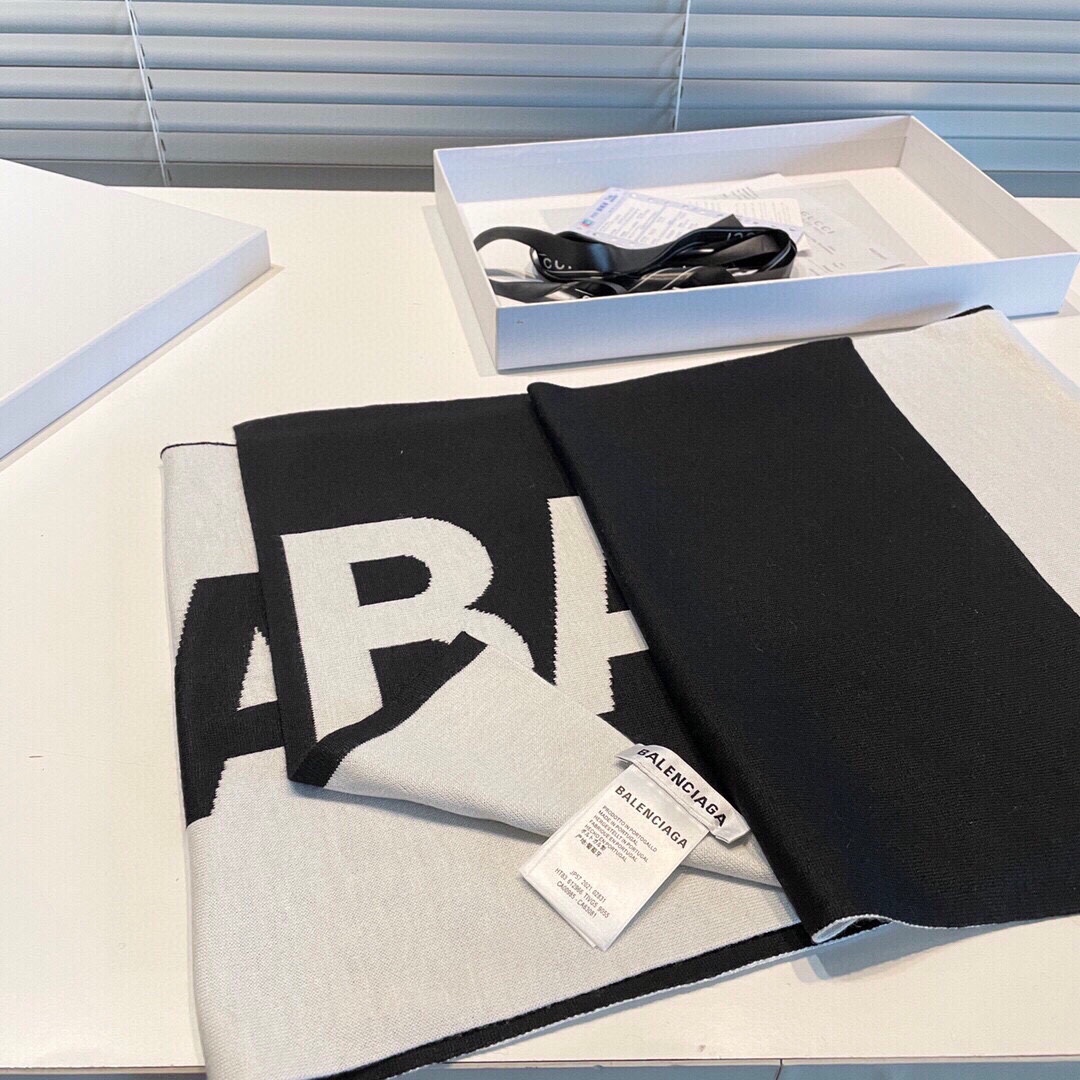 【BALENCIAGA バレンシアガ】スカーフ32*180CM - 画像 (6)