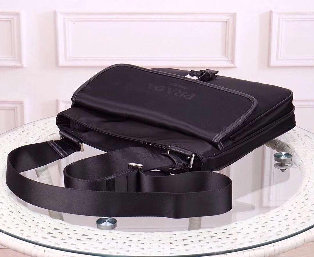 【PRADA 公式 旗艦店】プラダ 斜めがけバッグ 当日出荷 好評に付き再入荷!30*26*6CM - 画像 (8)