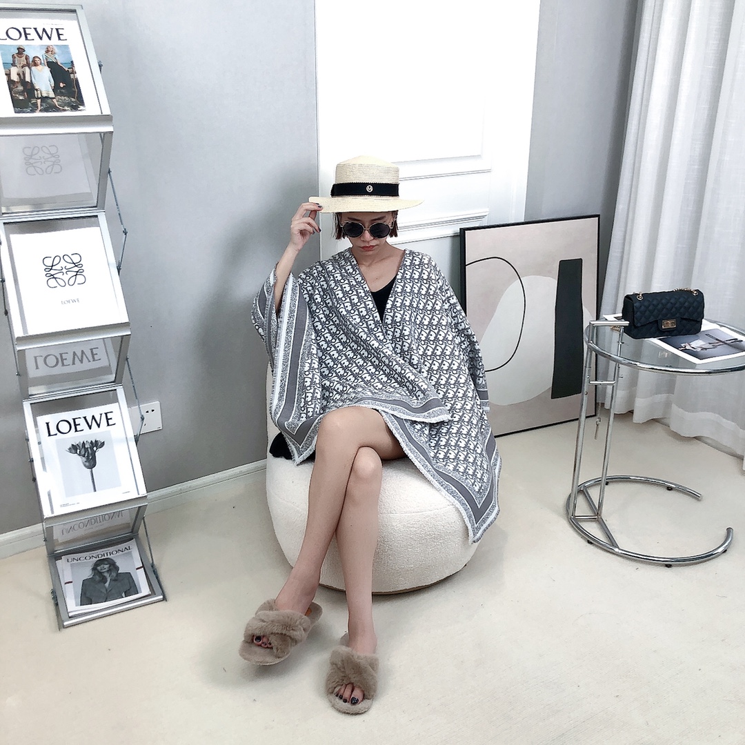 Dior ディオール🗻𝐃𝐢𝐨r 140*140 正方形タオル - 画像 (13)