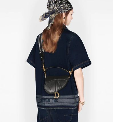 【DIOR】 ⭐STORY 雑誌掲載!⭐稲沢朋子さん愛用の大人気バッグが登場!💓SADDLE ミニバッグ - 画像 (2)