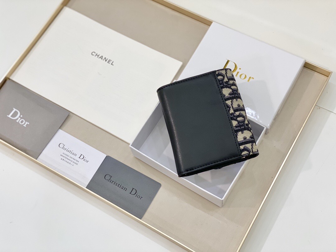 《定番人気♪ギフトにも☆》DIOR 折りたたみ財布-BUYMA - 画像 (3)