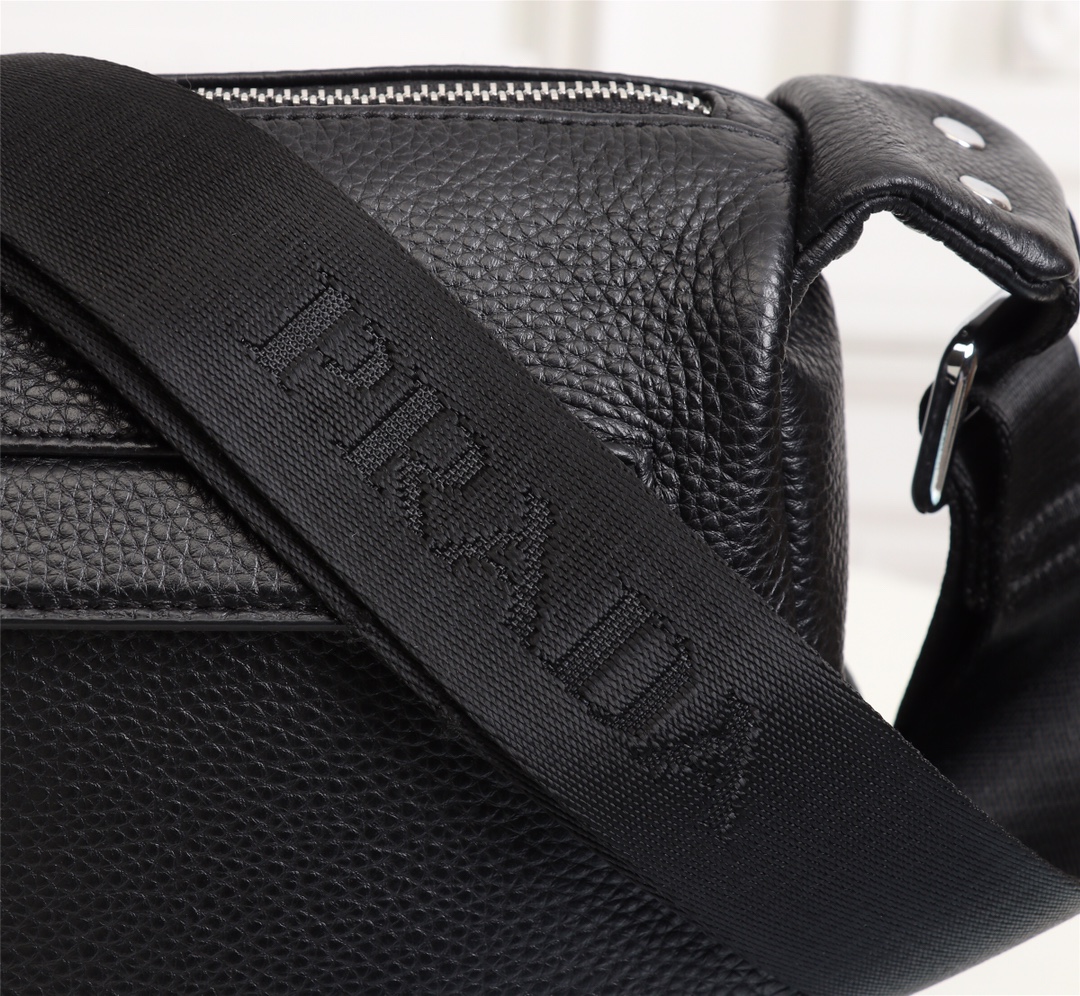 【PRADA 公式 旗艦店】プラダ 斜めがけバッグ 当日出荷 好評に付き再入荷!30*22*10CM - 画像 (9)