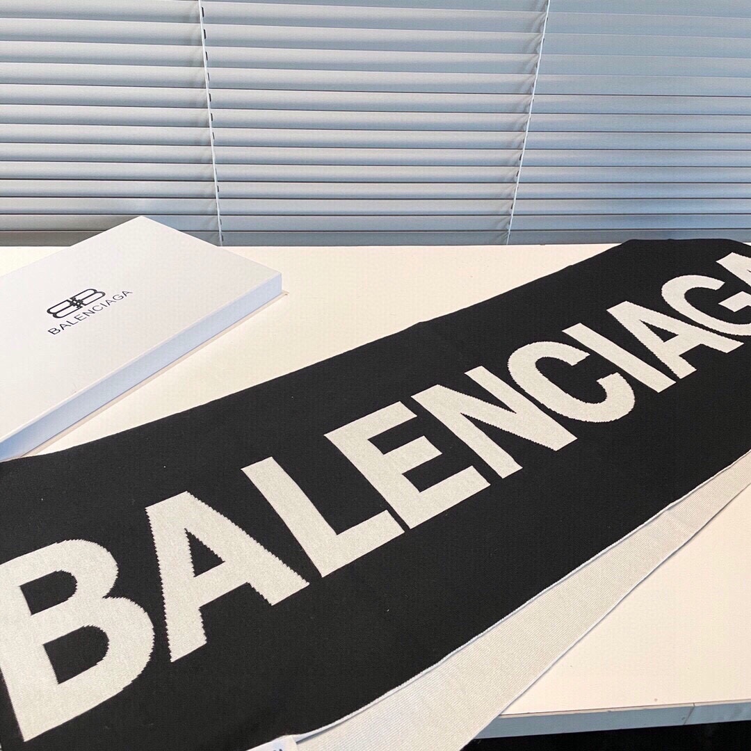 【BALENCIAGA バレンシアガ】スカーフ32*180CM - 画像 (4)