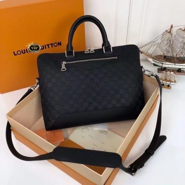 Louis Vuitton114
