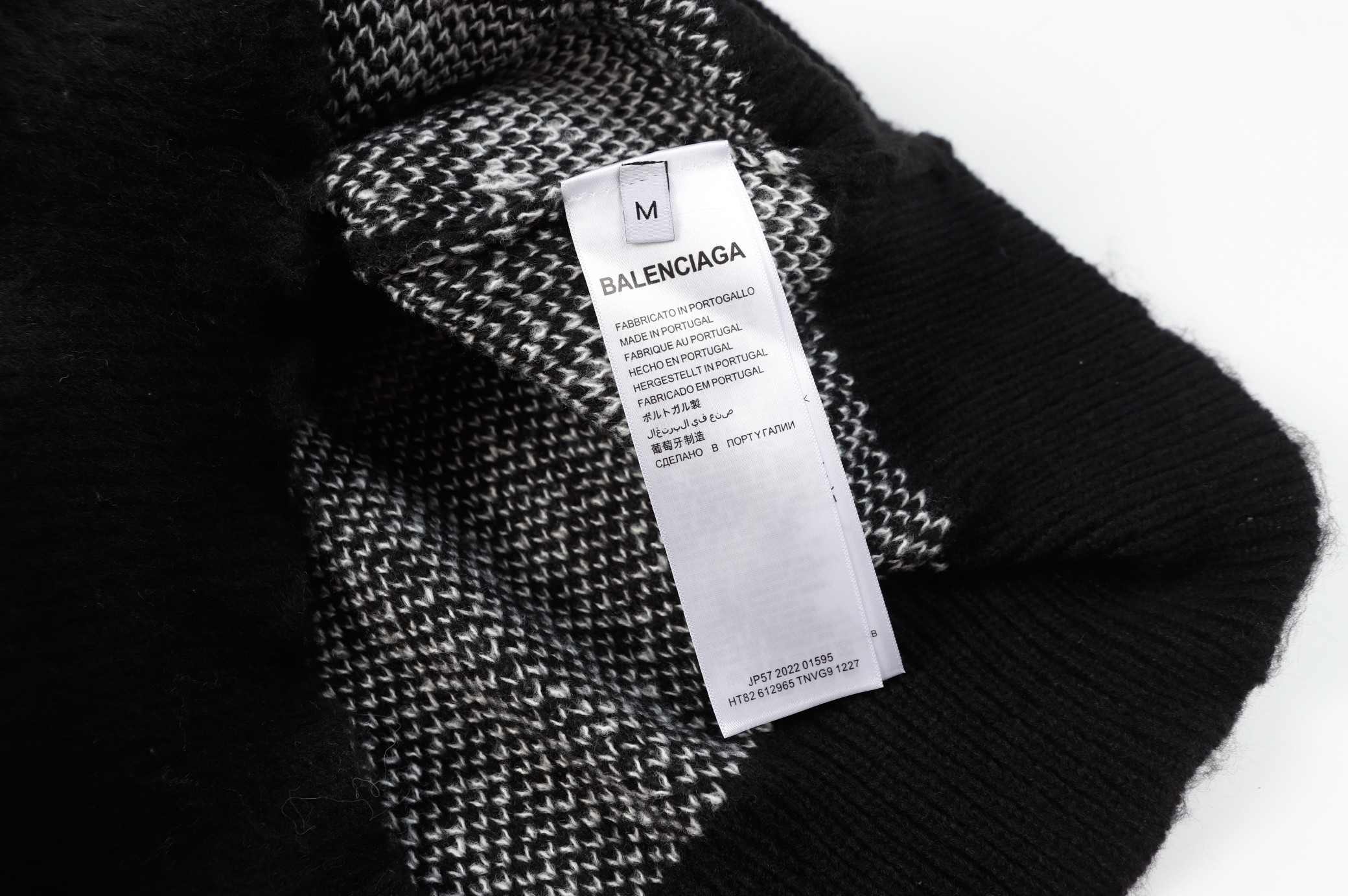 【BALENCIAGA 公式旗艦店】バレンシアガ セーター好評に付き再入荷! - 画像 (7)