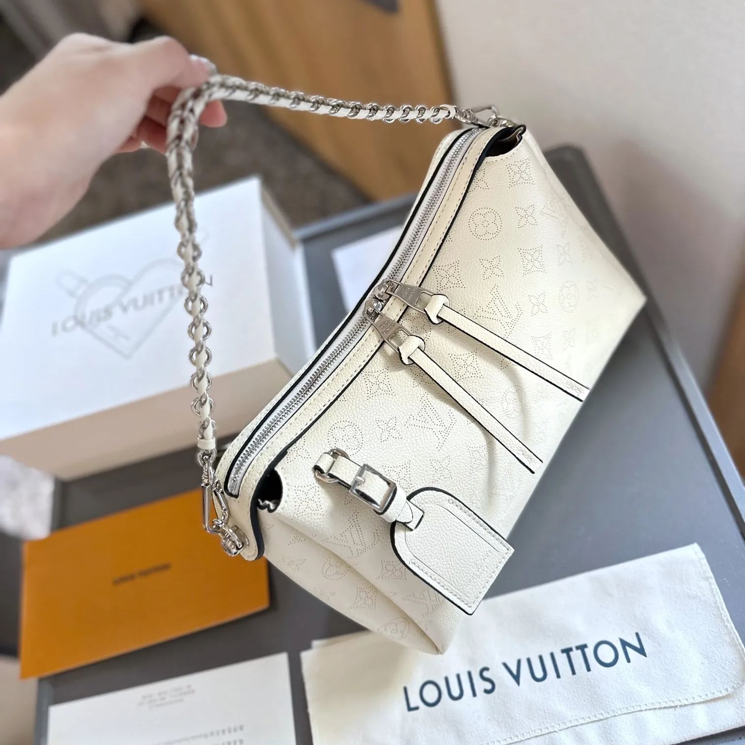 Louis Vuitton◇Lv ベラ トートバッグ - 画像 (8)