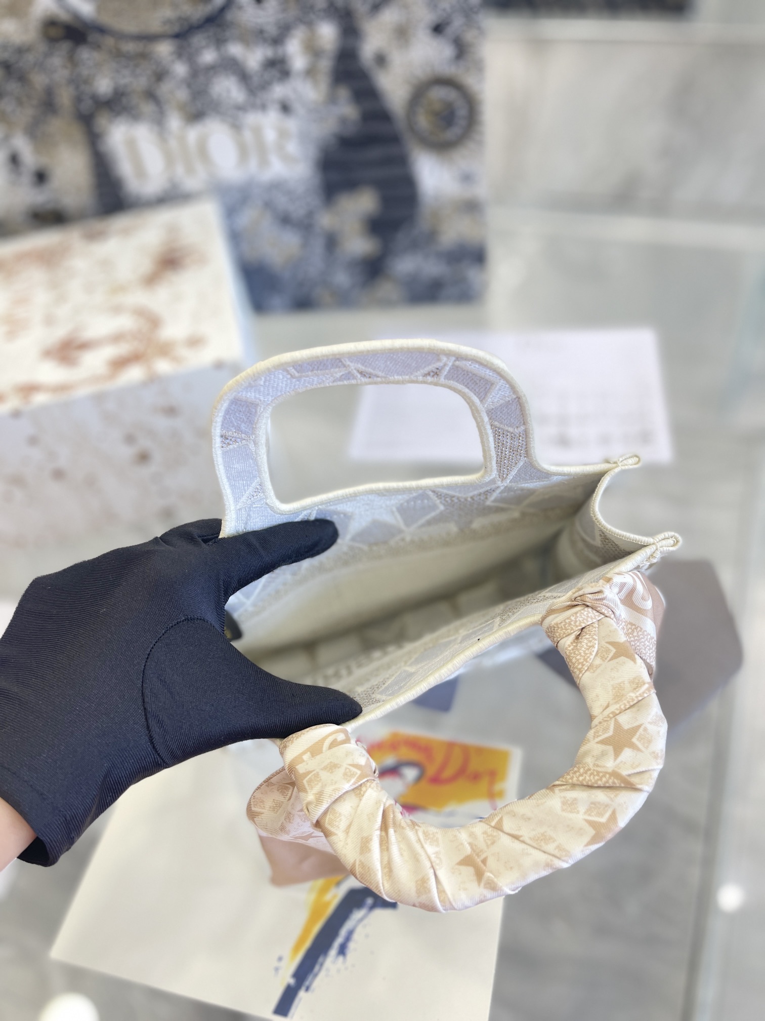 新型Diorミニ限定ハンドバッグ ディオールミニBOOK TOTEハンドバッグ - 画像 (2)