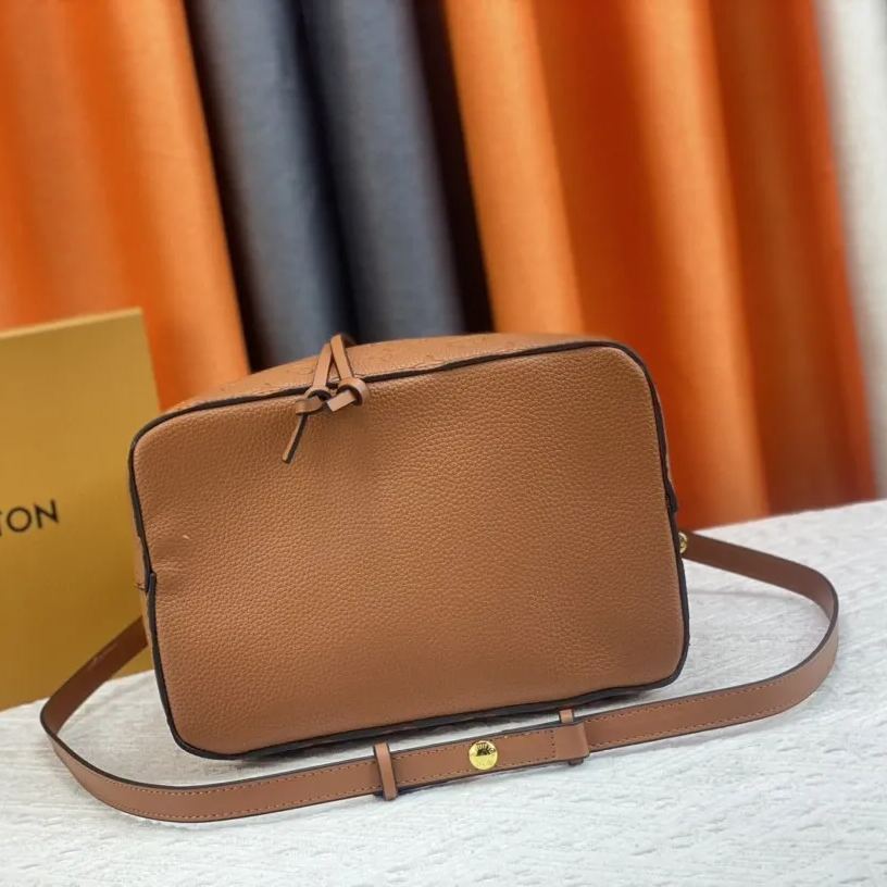 Louis Vuitton お洒落な【ネオノエバッグ MM】レザー 多用途 M45256 M45306 M44022 - 画像 (32)