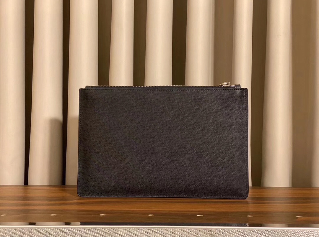 【PRADA 公式旗艦店】プラダ クラッチバッグ 当日出荷 好評に付き再入荷!28*10CM - 画像 (2)