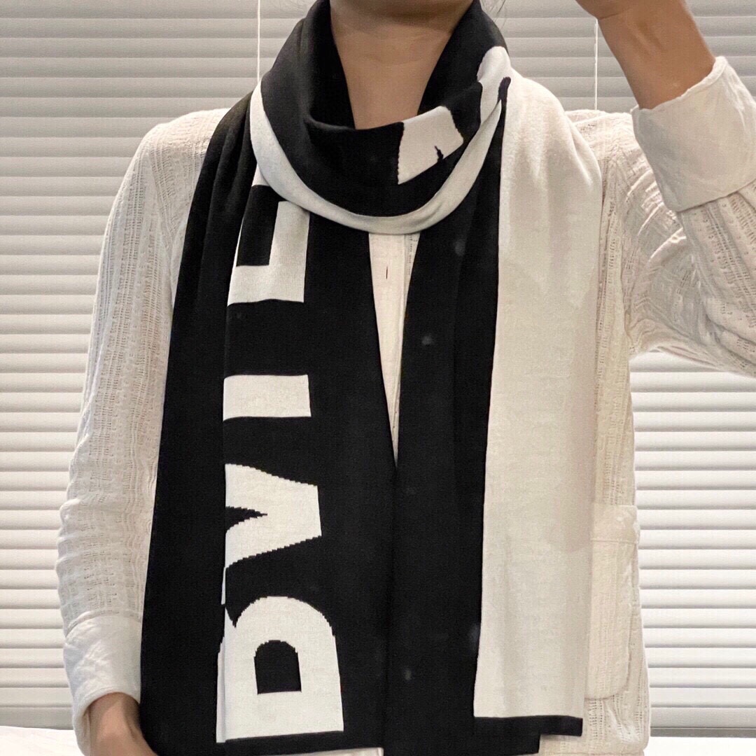 【BALENCIAGA バレンシアガ】スカーフ32*180CM - 画像 (8)
