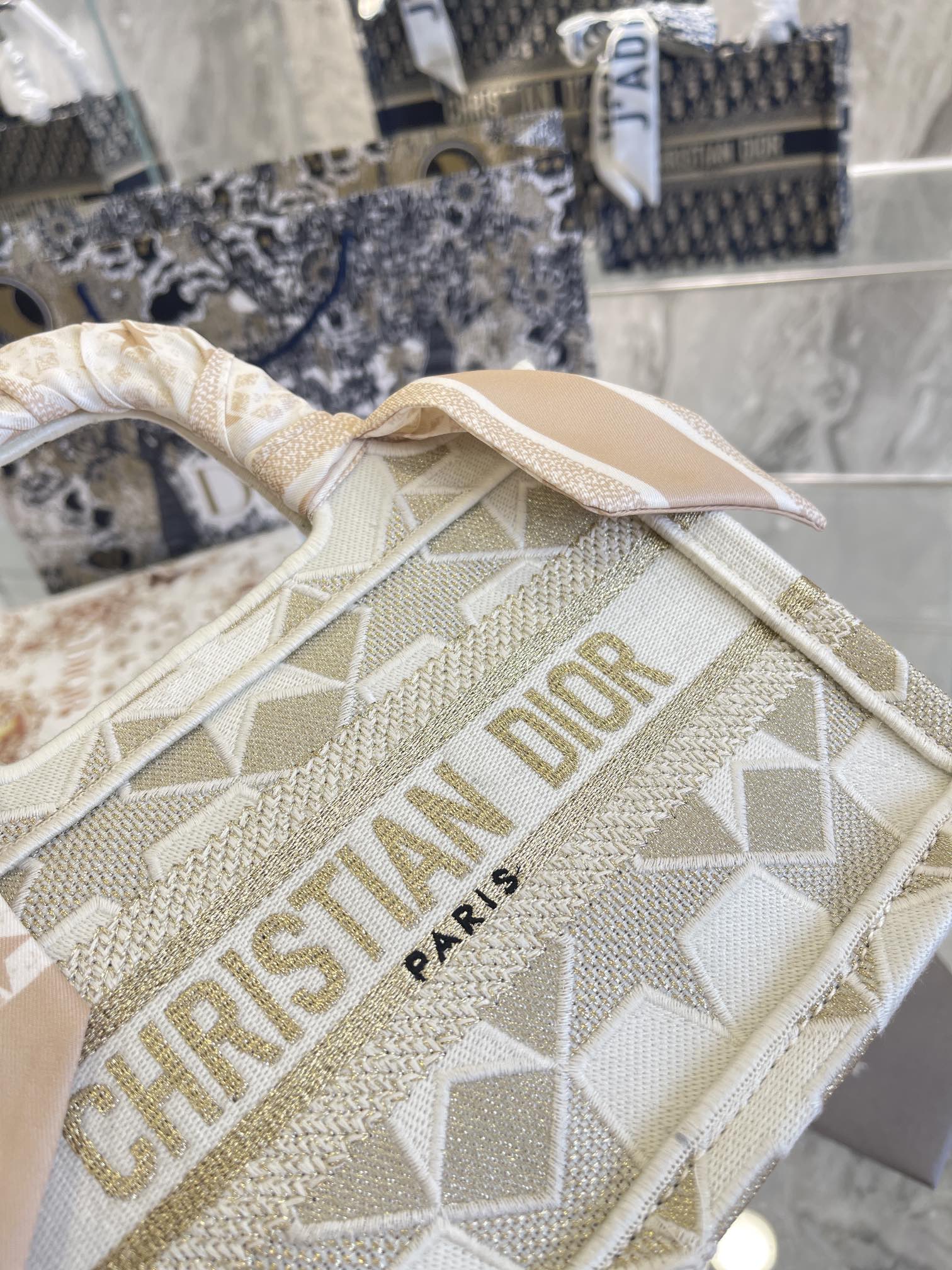 新型Diorミニ限定ハンドバッグ ディオールミニBOOK TOTEハンドバッグ - 画像 (8)