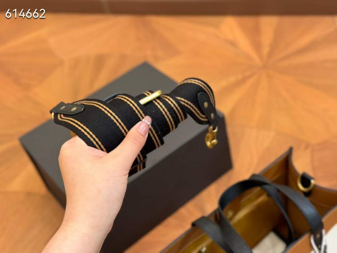 Coach コーチ メッセンジャーバッグ 30*22cm - 画像 (7)