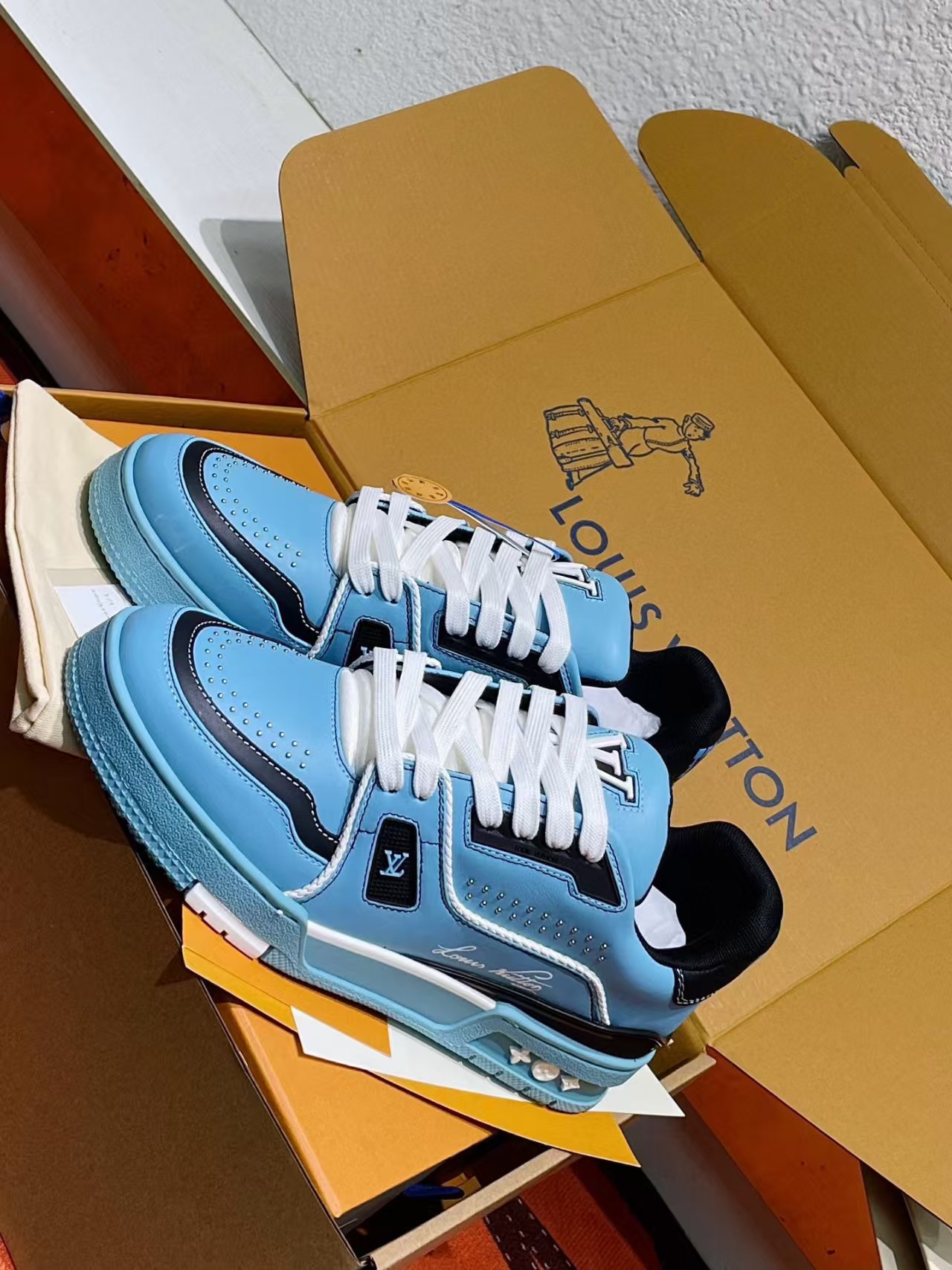 NEW Louis Vuitton モノグラム靴、最高品質、日売100足 - 画像 (2)