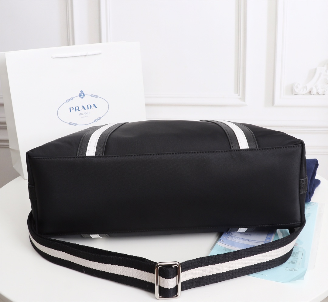 【PRADA 公式旗艦店】プラダ ハンドバッグ 当日出荷 好評に付き再入荷!40*36*13CM - 画像 (7)