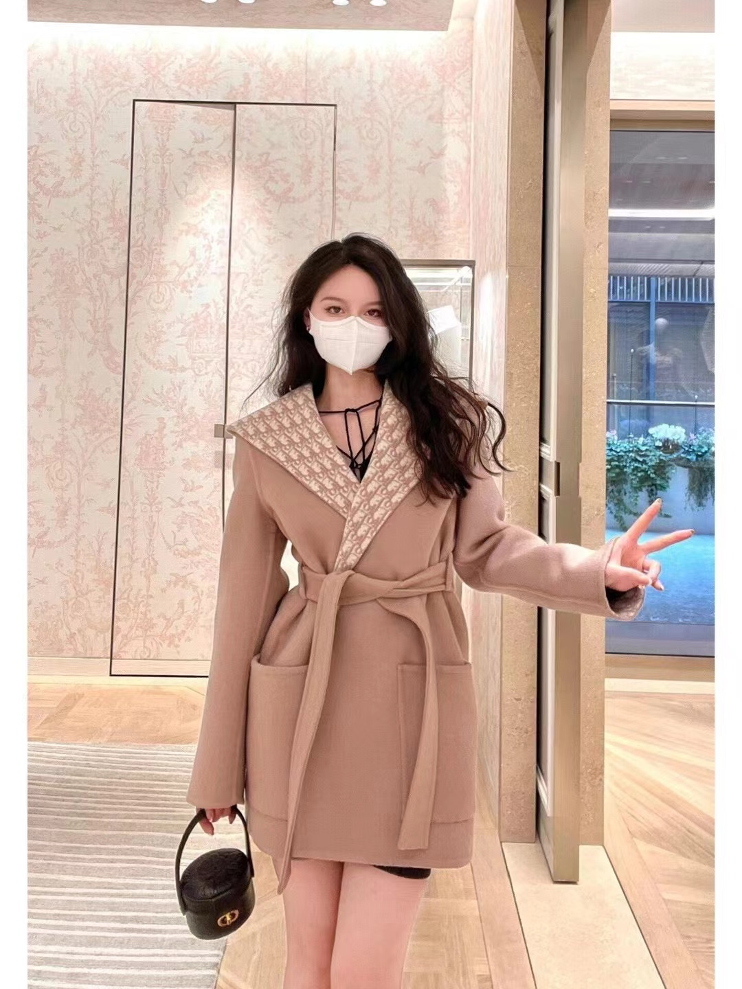 Dior襟付きのタイトベルトコート【50%オフ+送料無料】 - 画像 (16)