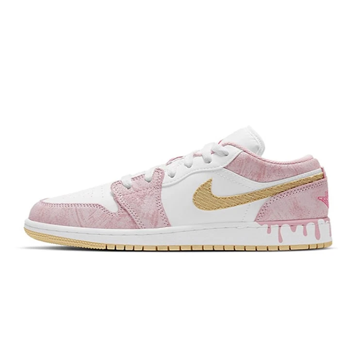大人も履ける*NIKE Air Jordan 1 Low GS 'Strawberry Ice Cream' - 画像 (2)