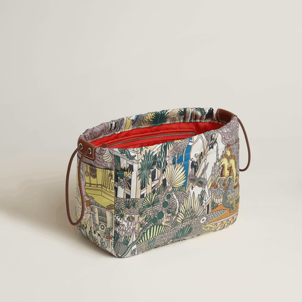 フォービ 25 クラッチバッグ1