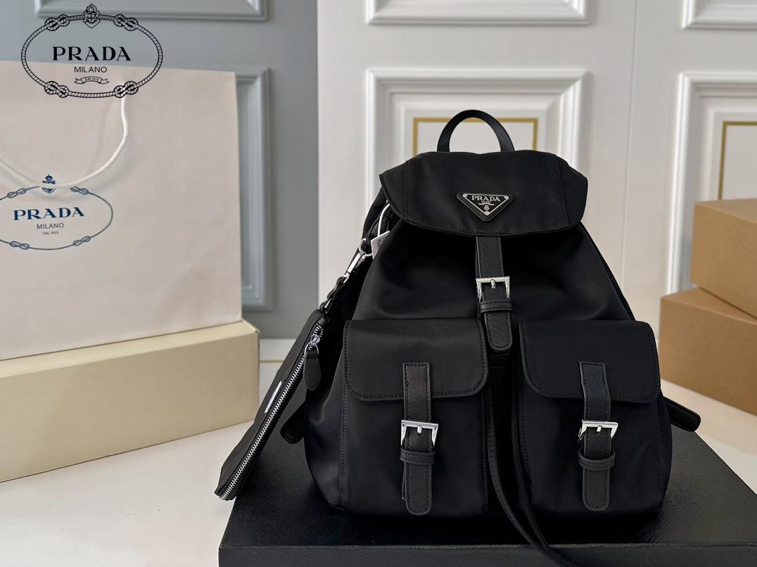 【PRADA 公式 旗艦店】プラダ リュックサック当日出荷 好評に付き再入荷!30*33CM 240719