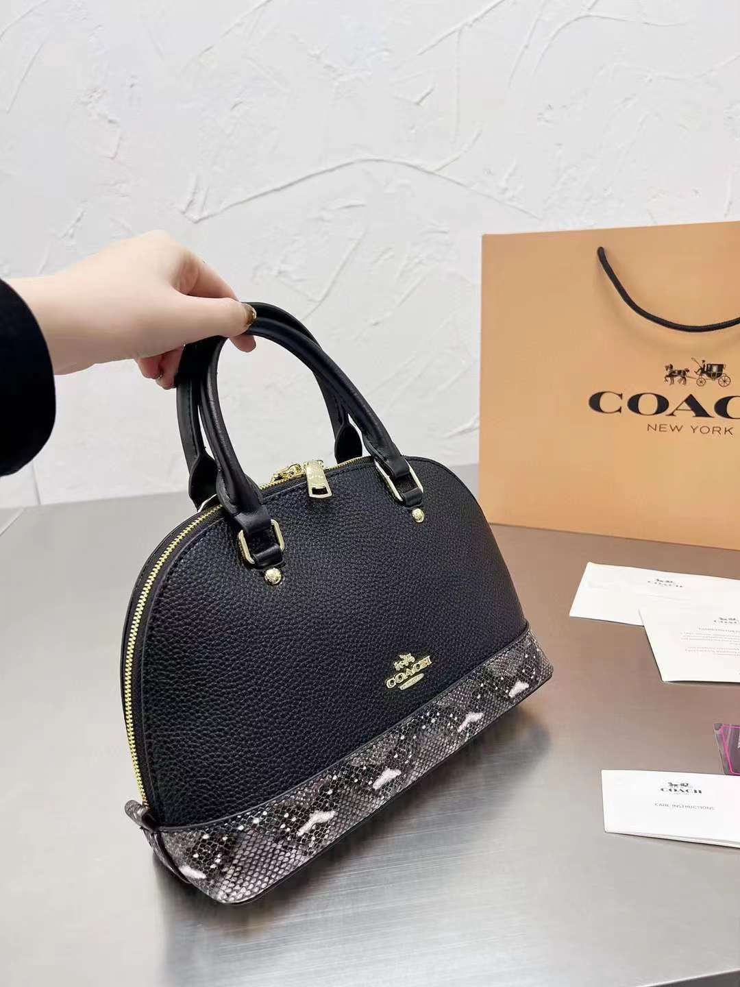 Coach コーチ メッセンジャーバッグ 26*19*10cm - 画像 (4)