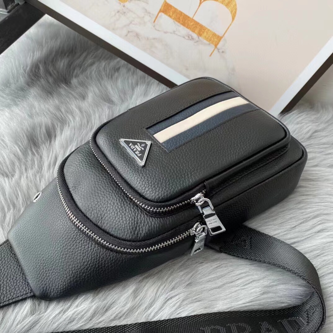 【PRADA 公式 旗艦店】プラダ 胸ポケット当日出荷 好評に付き再入荷!32*18*6CM - 画像 (6)