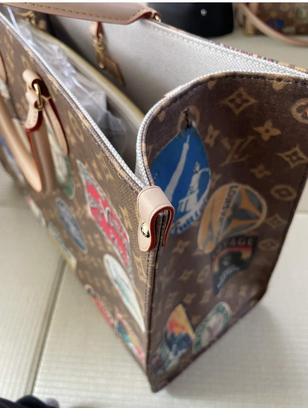 【アクセントに★】Louis Vuitton オンザゴーヴォワヤージュ M47147 - 画像 (4)