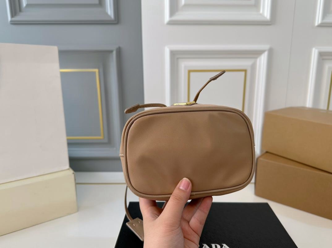 【PRADA 公式 旗艦店】プラダ ハンドバッグ 当日出荷 好評に付き再入荷!16*19CM 240719 - 画像 (7)