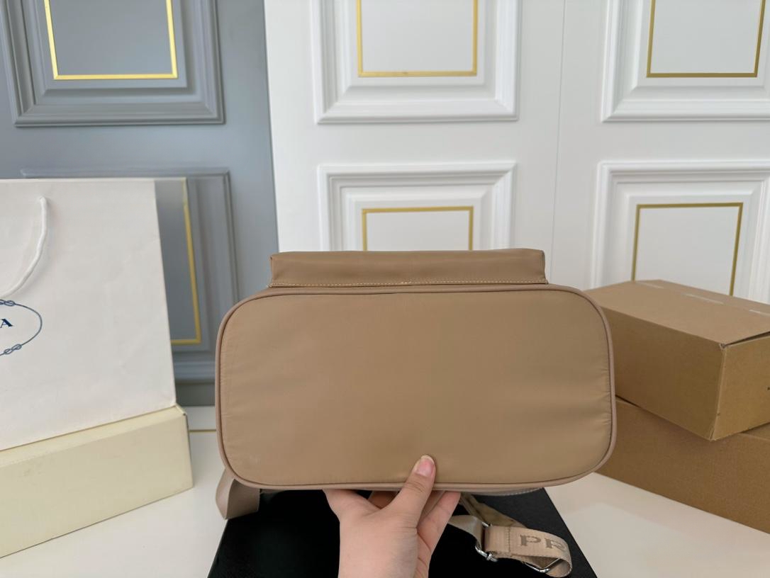 【PRADA 公式 旗艦店】プラダ リュックサック当日出荷 好評に付き再入荷!31*36CM 240719 - 画像 (9)