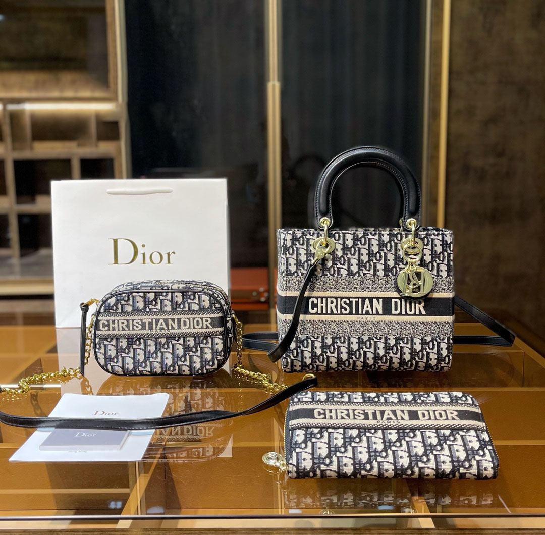 雑誌でも人気!【ディオール国内配送】LADY DIOR3点セット お得 - 画像 (4)