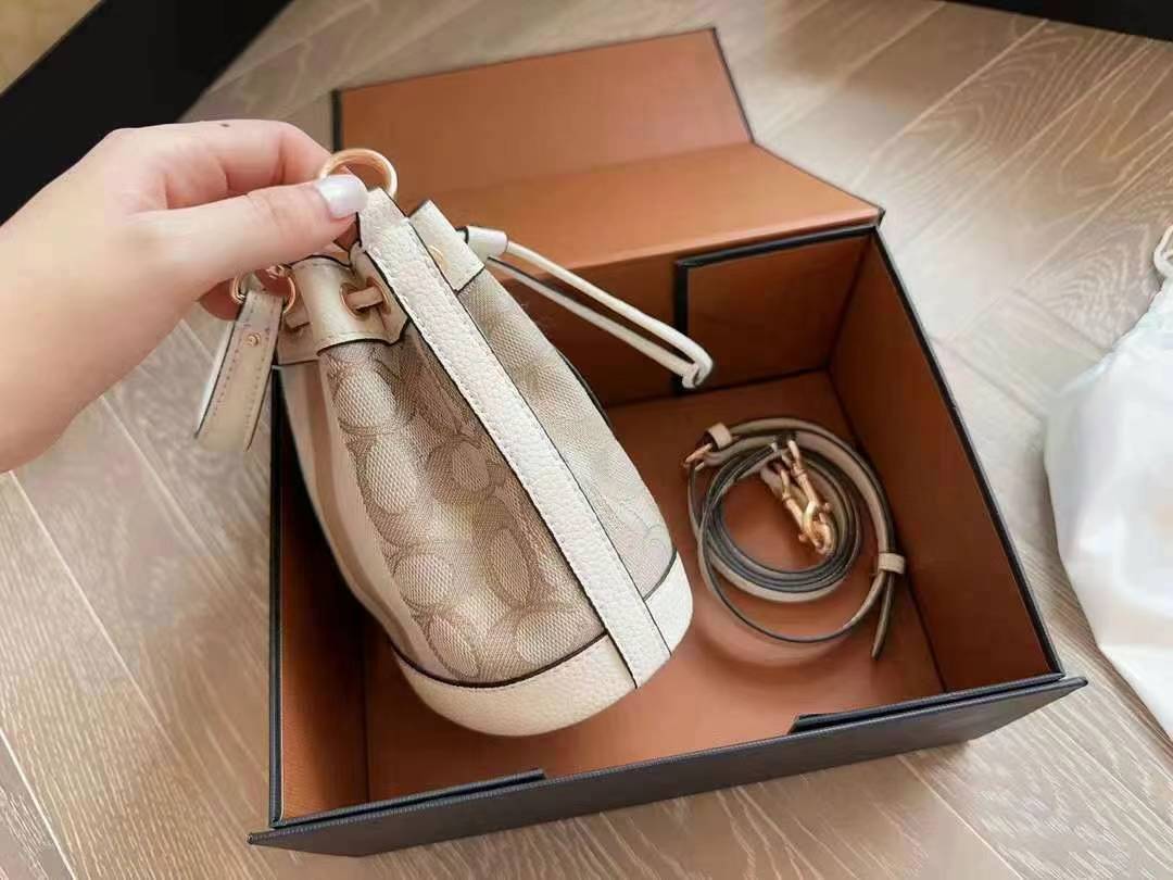 ◆COACH◆大人気☆ 巾着開閉バケットバッグ トート ミディアム - 画像 (5)