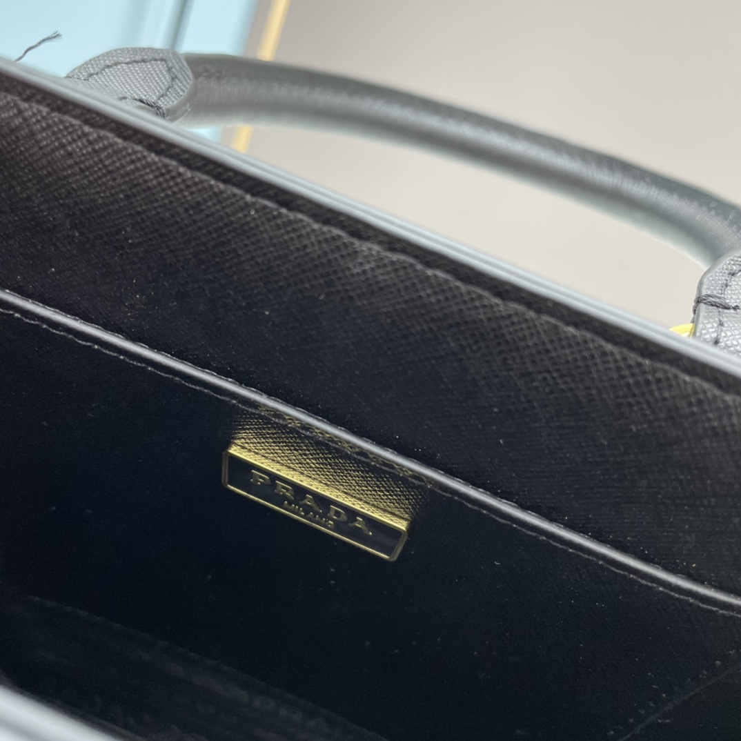 【 PRADA 公式 旗艦店】 プラダ ハンドバッグ 当日出荷 好評に付き再入荷!17*19*6CM - 画像 (5)