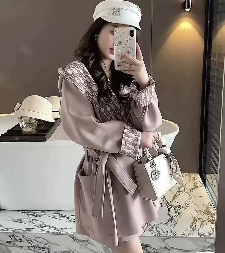 Dior襟付きのタイトベルトコート【50%オフ+送料無料】 - 画像 (2)