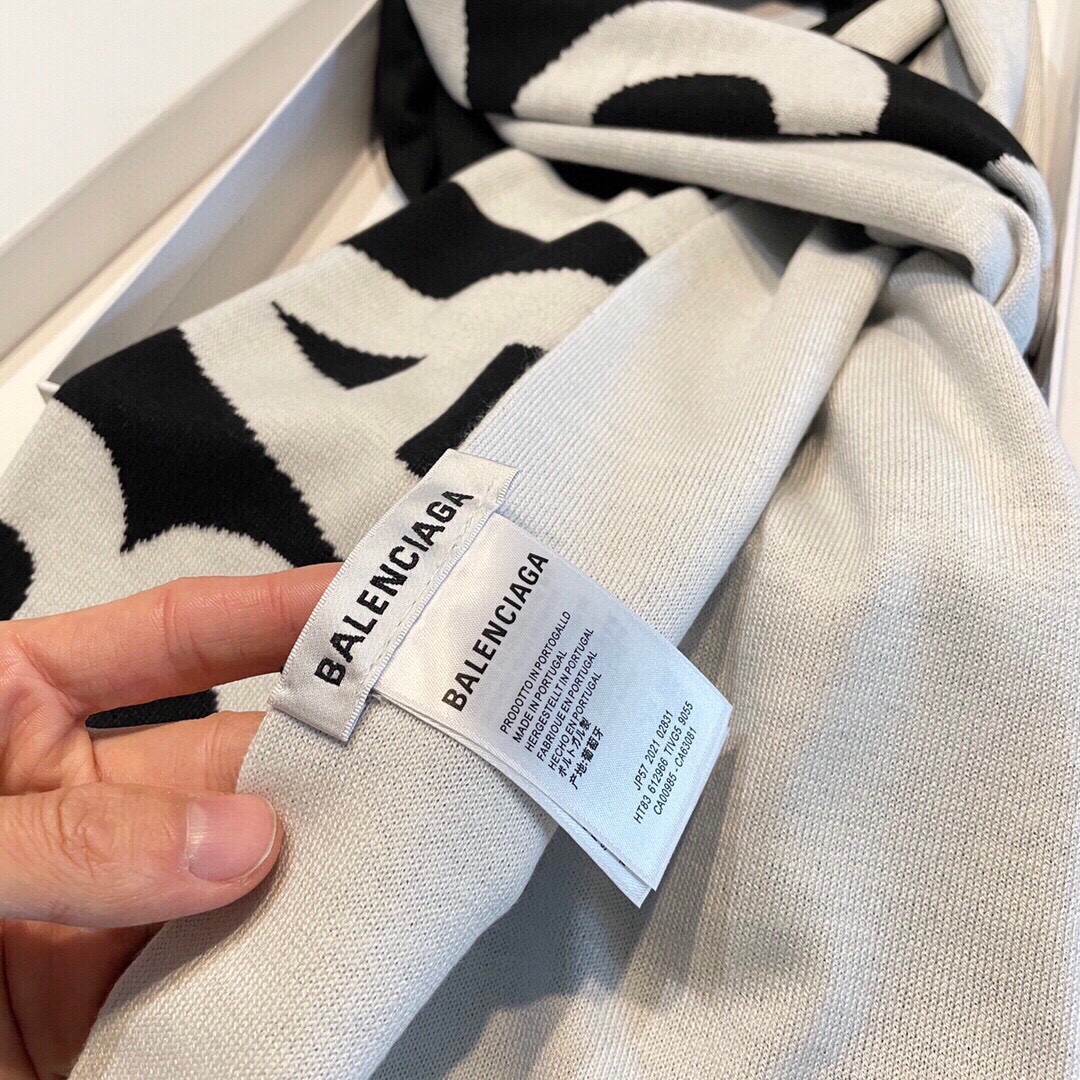 【BALENCIAGA バレンシアガ】スカーフ32*180CM - 画像 (7)