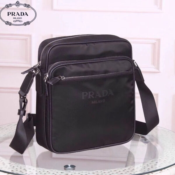 【PRADA 公式 旗艦店】プラダ 斜めがけバッグ 当日出荷 好評に付き再入荷！27*25*8CM