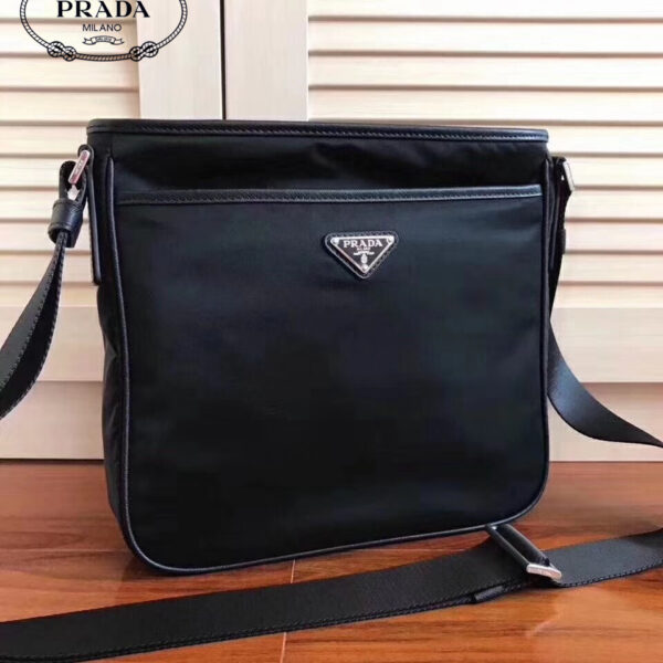 【PRADA 公式 旗艦店】プラダ 斜めがけバッグ 当日出荷 好評に付き再入荷！27*25.5*6CM