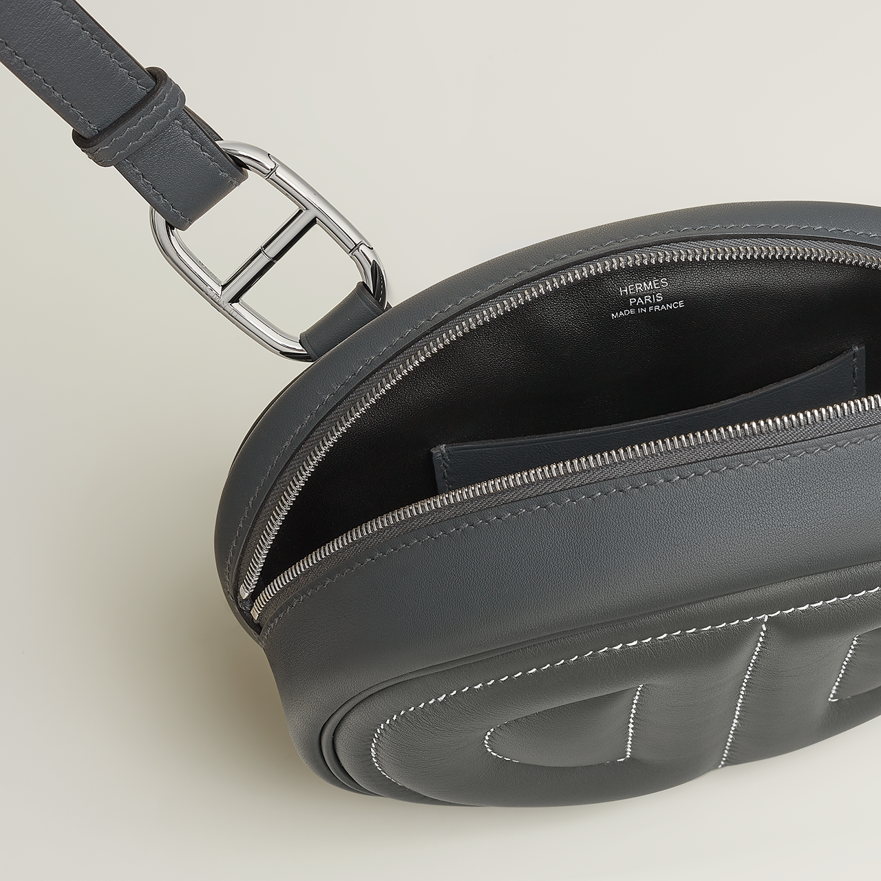 In-the-Loop ツートーン ベルトバッグ - 画像 (4)