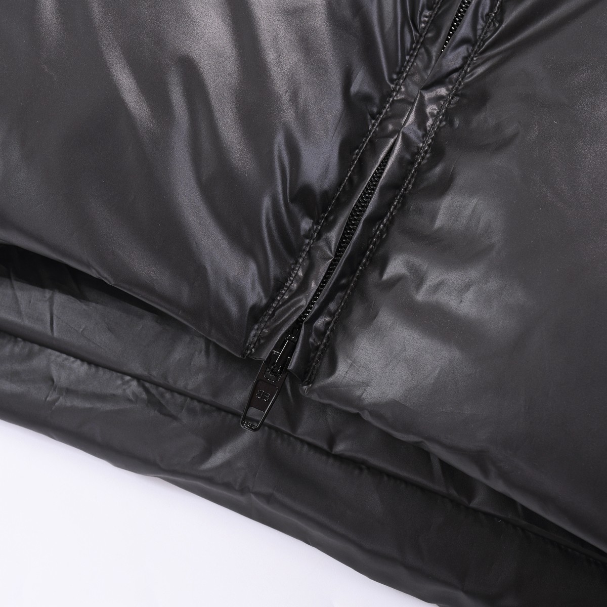 【BALENCIAGA】新作数量限定予行販売ダウンジャケット - 画像 (4)