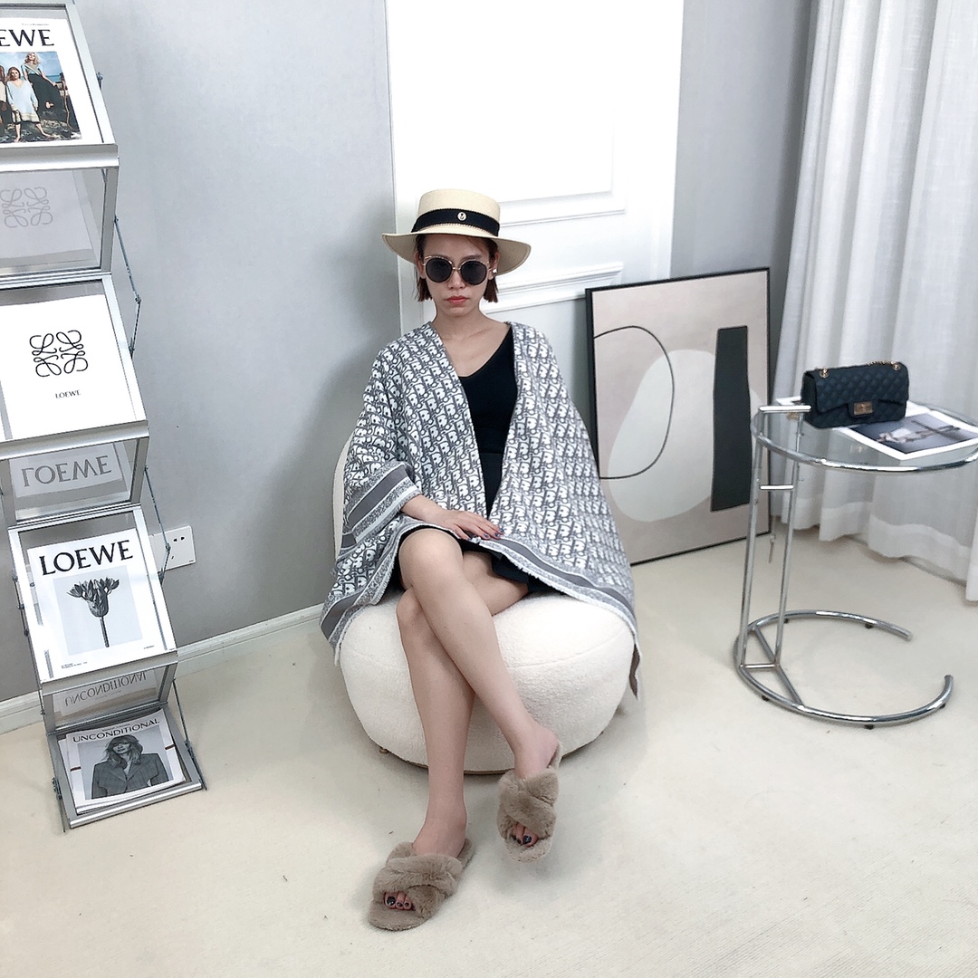 Dior ディオール🗻𝐃𝐢𝐨r 140*140 正方形タオル - 画像 (10)