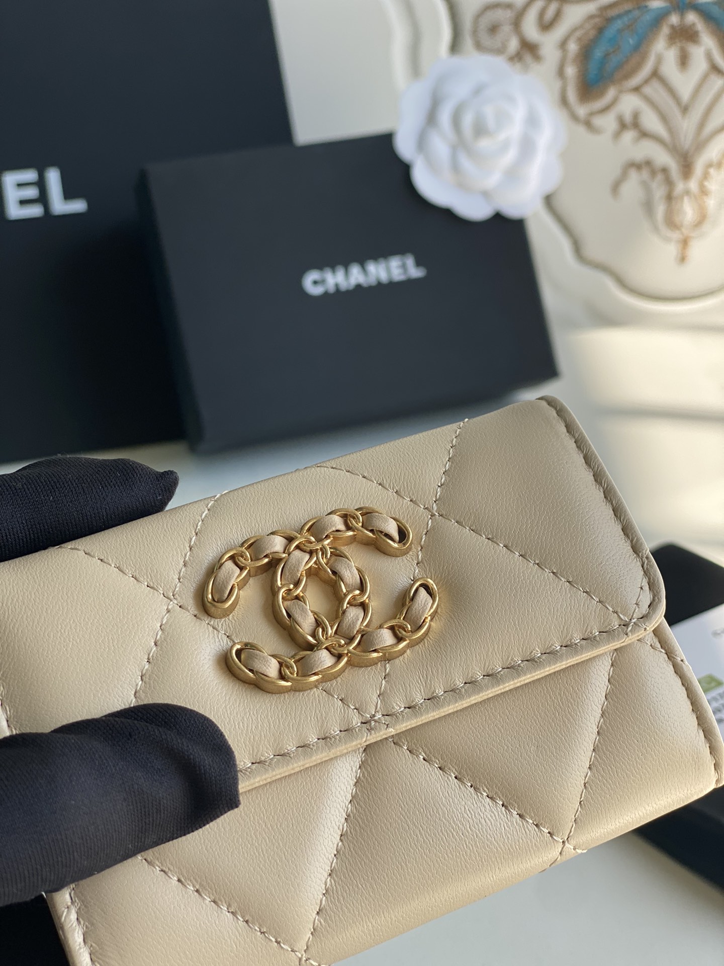 CHANEL 19 FLAP CARD HOLDER AP1790 - 画像 (7)
