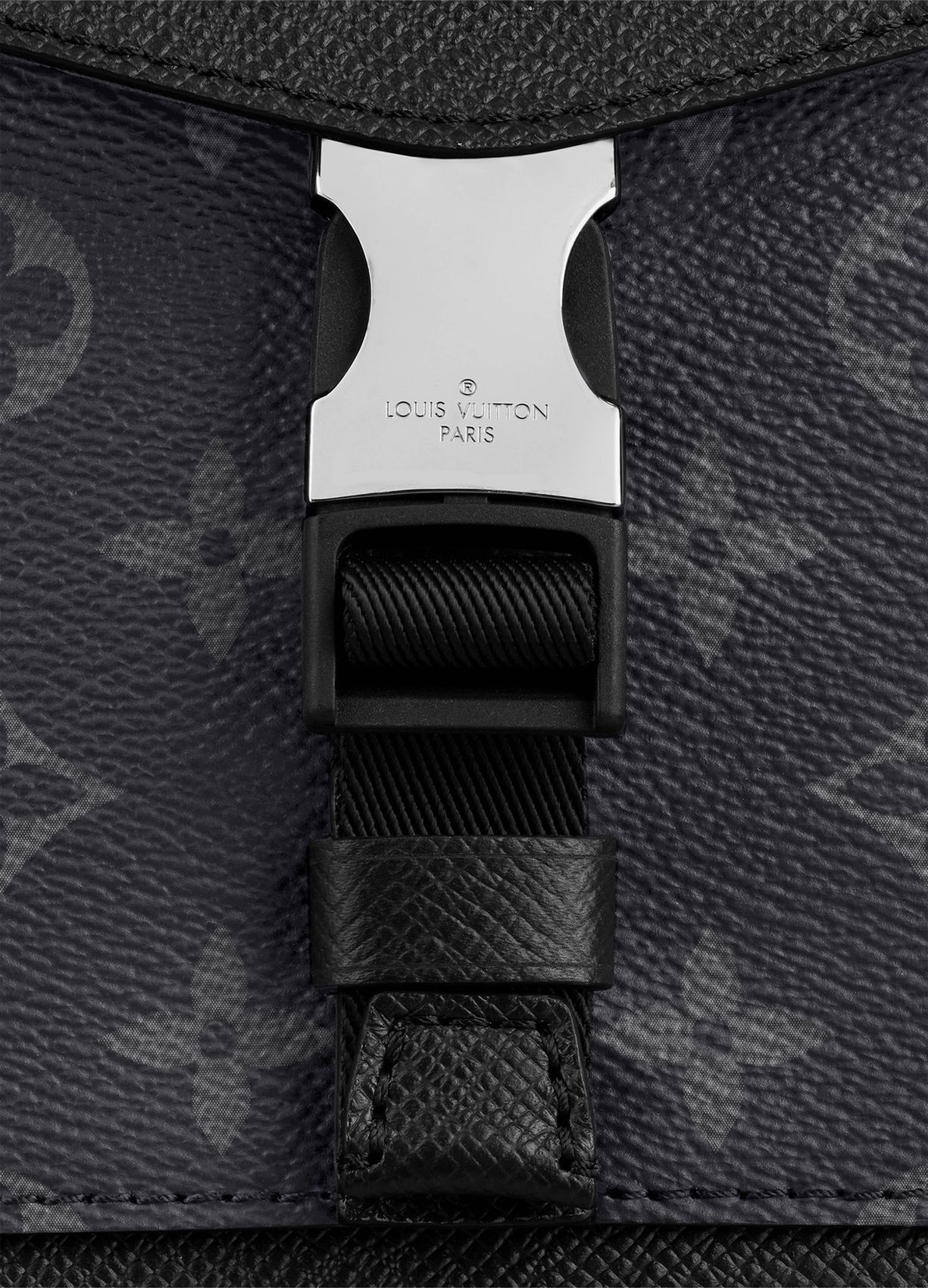 *LV*メンズ アウトドアフラップ モノグラムショルダーバッグ - 画像 (11)