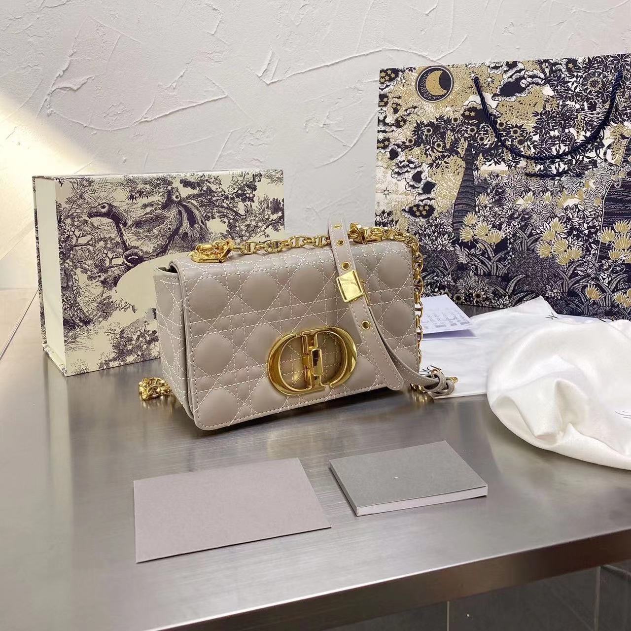 新作 DIOR CARO スモールバッグ カナージュ ソフトカーフスキン - 画像 (7)