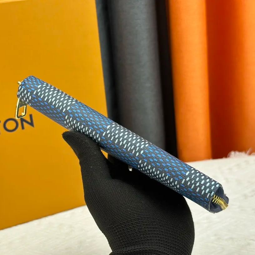 LOUIS VUITTON ダミエのチェック柄をベースにしたメゾンオリジナル柄 N40675 - 画像 (3)