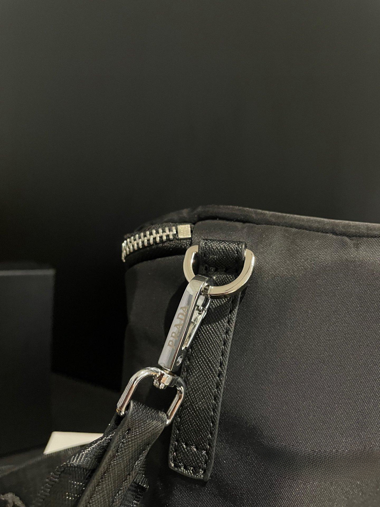 【PRADA 公式 旗艦店】プラダ 斜めがけバッグ 当日出荷 好評に付き再入荷!20*16CM 240719 - 画像 (5)