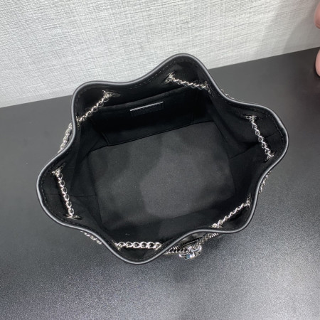 【LOUIS VUITTON】No Way Vibe バッグ – モードなエッジが効いた注目の新作 M14377 - 画像 (7)