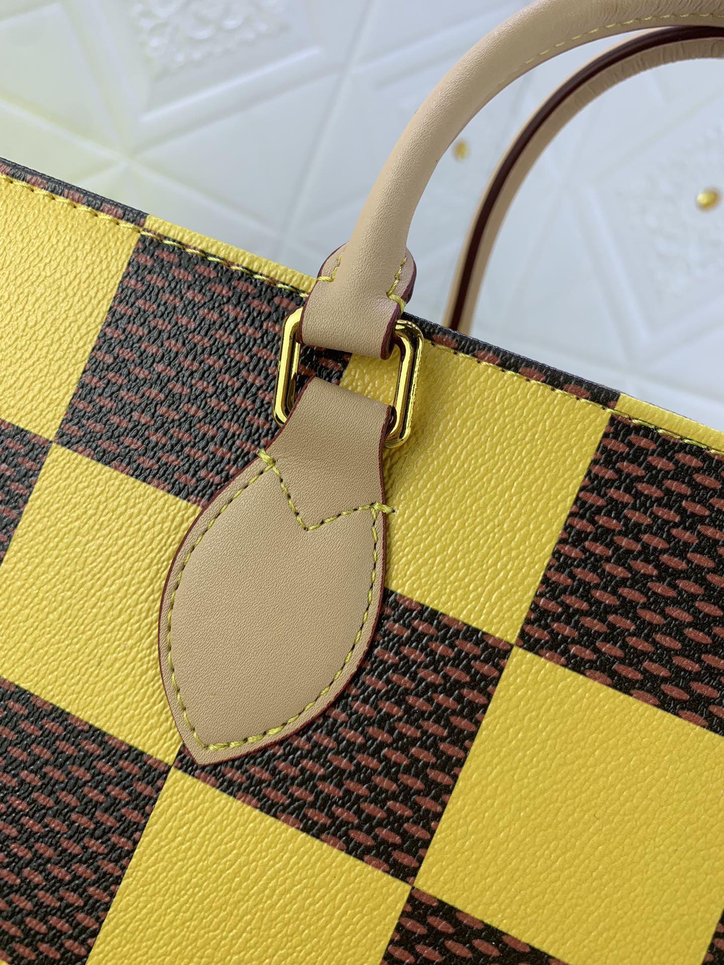 【LOUIS VUITTON】LV 新品ONTHEGO ミディアム ハンドバッグ - 画像 (4)