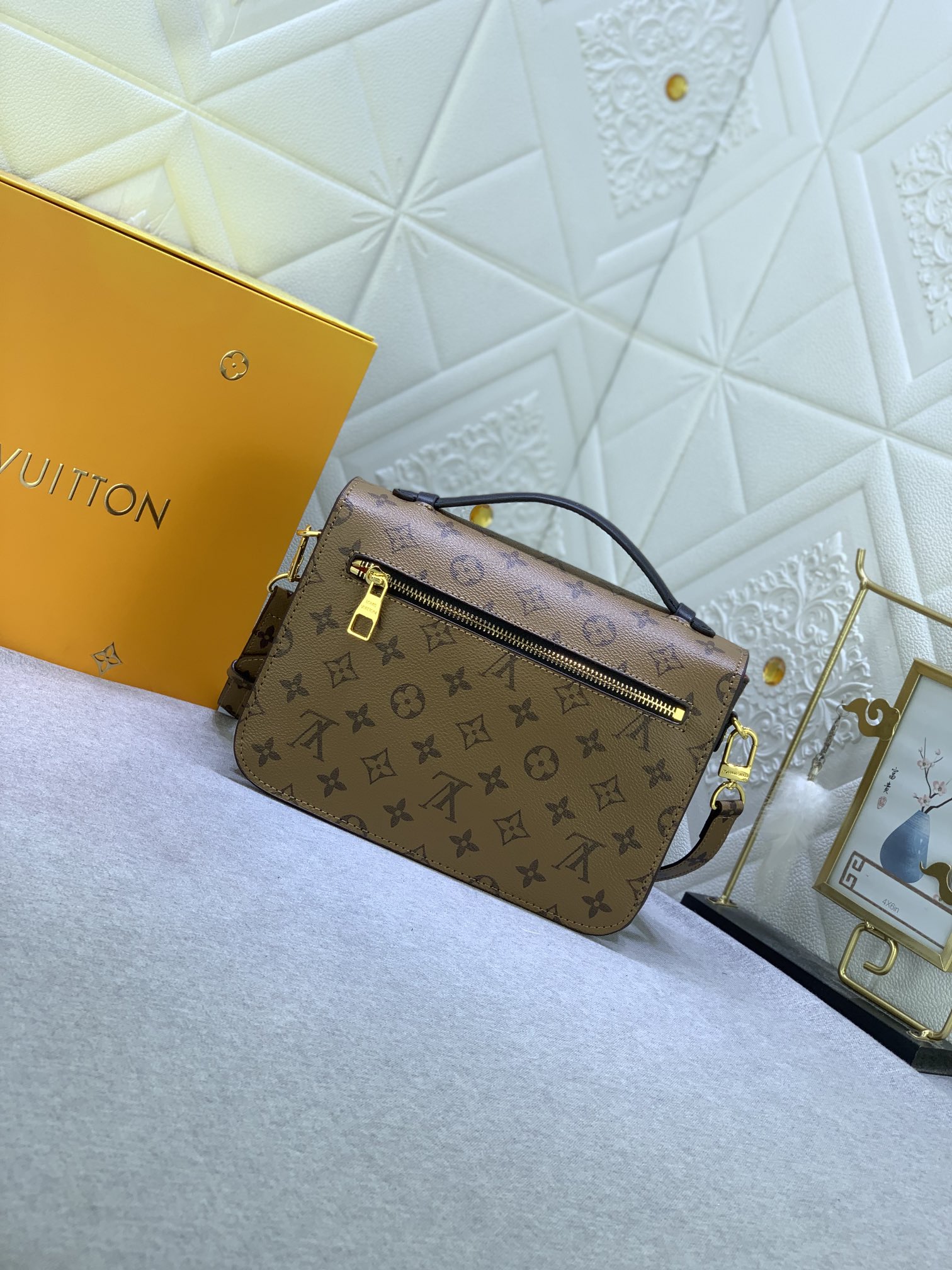 LouisVuitton モノグラムキャンバスボディにグレイン牛革のレオパードパッチ付き M47203 M40780 - 画像 (12)