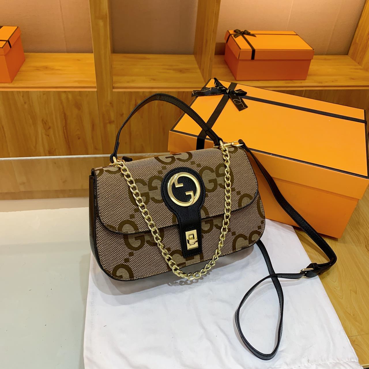 グッチ GGマーモントチェーンショルダーバッグ - 画像 (4)