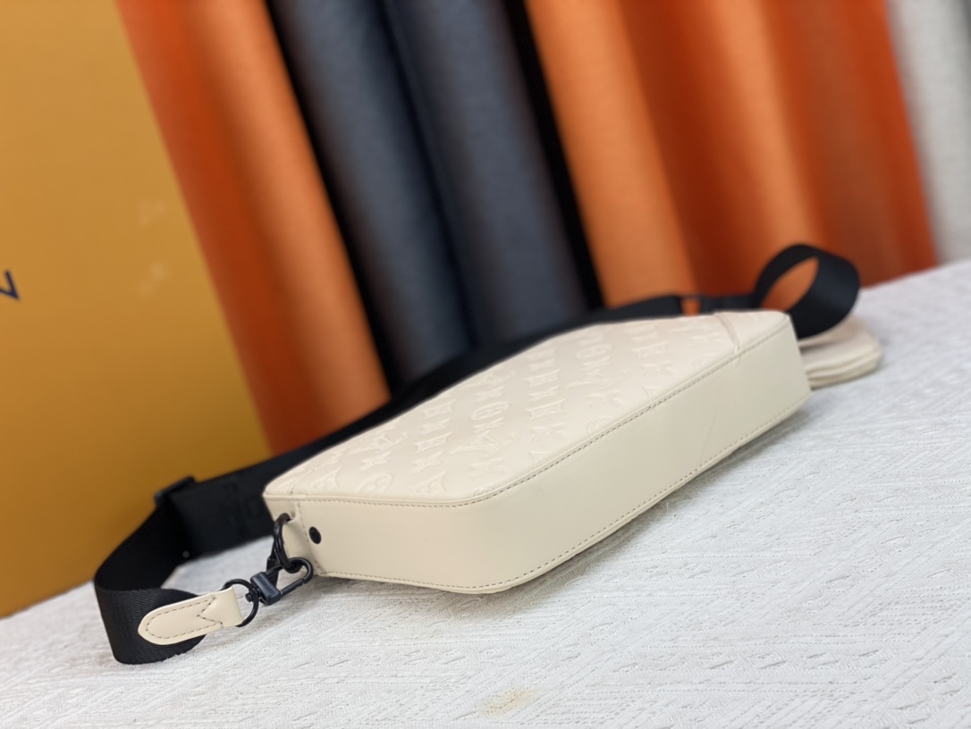 ★Louis Vuitton★フルレザー型押しメッセンジャーバッグ SPRINTER メッセンジャーバッグ M69827 M69443 - 画像 (13)